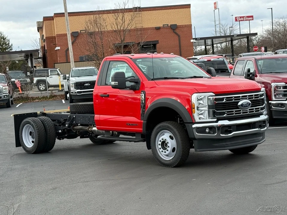2025 Ford Super Duty 5th Gen - Image 9 of 12