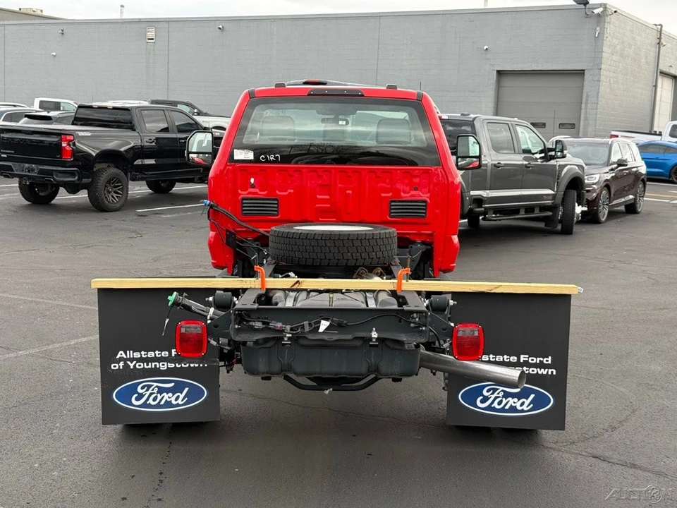 2025 Ford Super Duty 5th Gen - Image 5 of 12