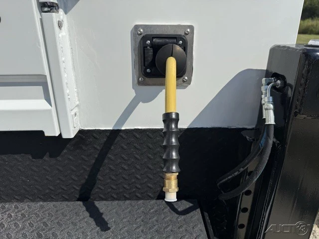 2025 Ford Super Duty 5th Gen - Image 10 of 12