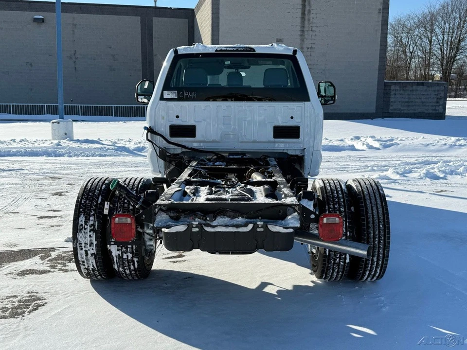 2025 Ford Super Duty 5th Gen - Image 5 of 12