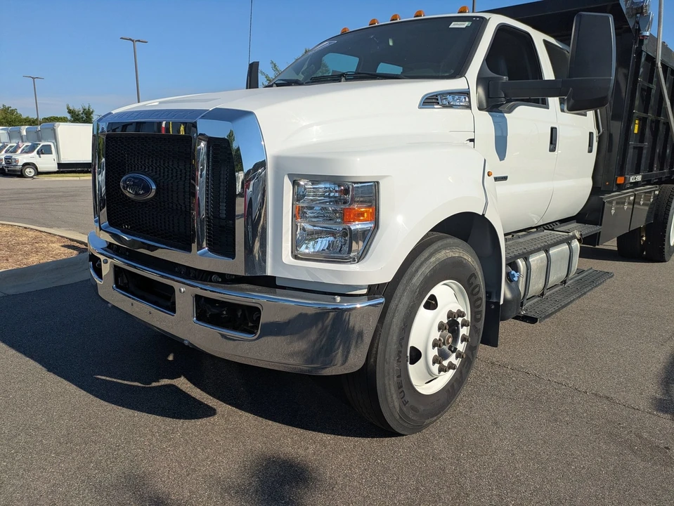 2025 Ford F-Series - Image 8 of 31