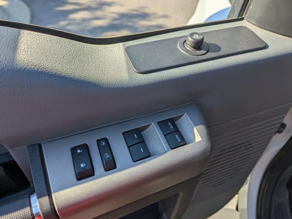 2025 Ford F-Series - Image 16 of 31