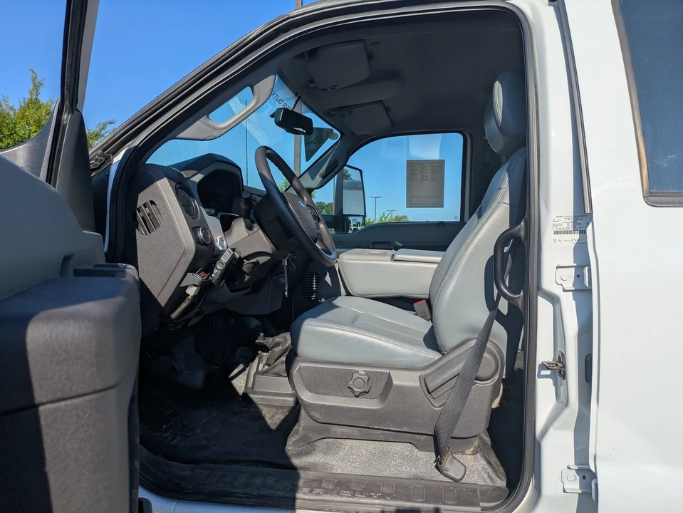 2025 Ford F-Series - Image 12 of 31