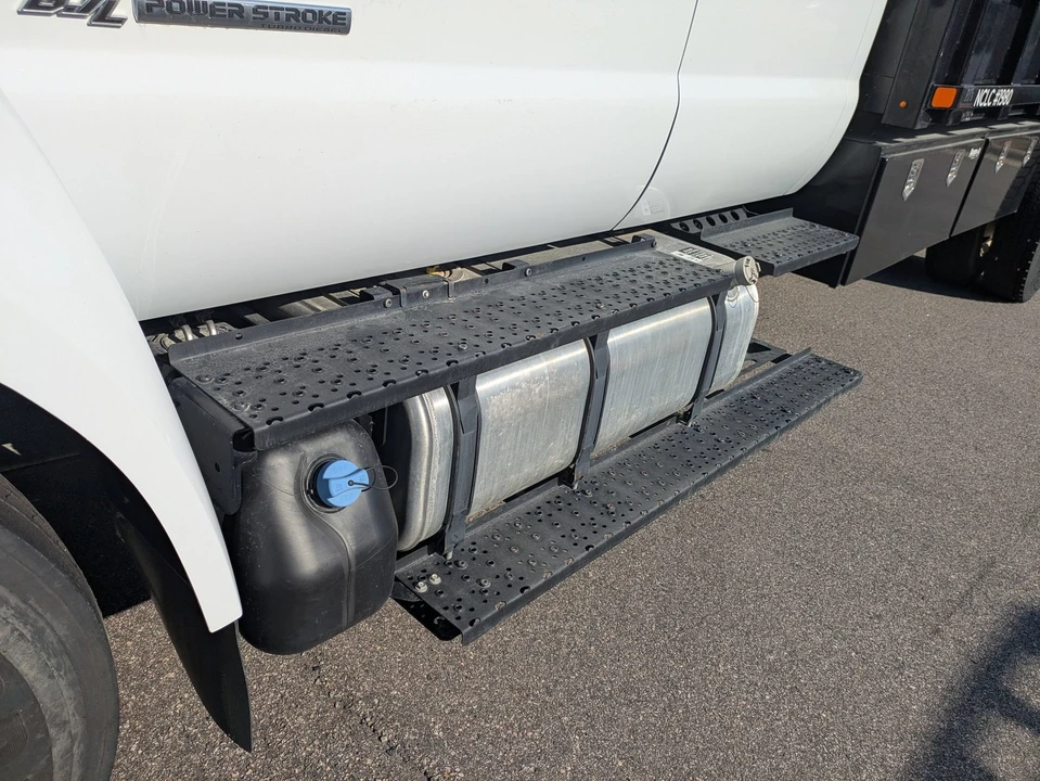 2025 Ford F-Series - Image 11 of 31