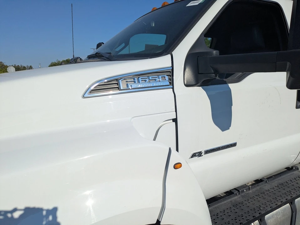 2025 Ford F-Series - Image 10 of 31