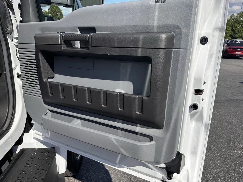 2025 Ford F-Series - Image 15 of 30
