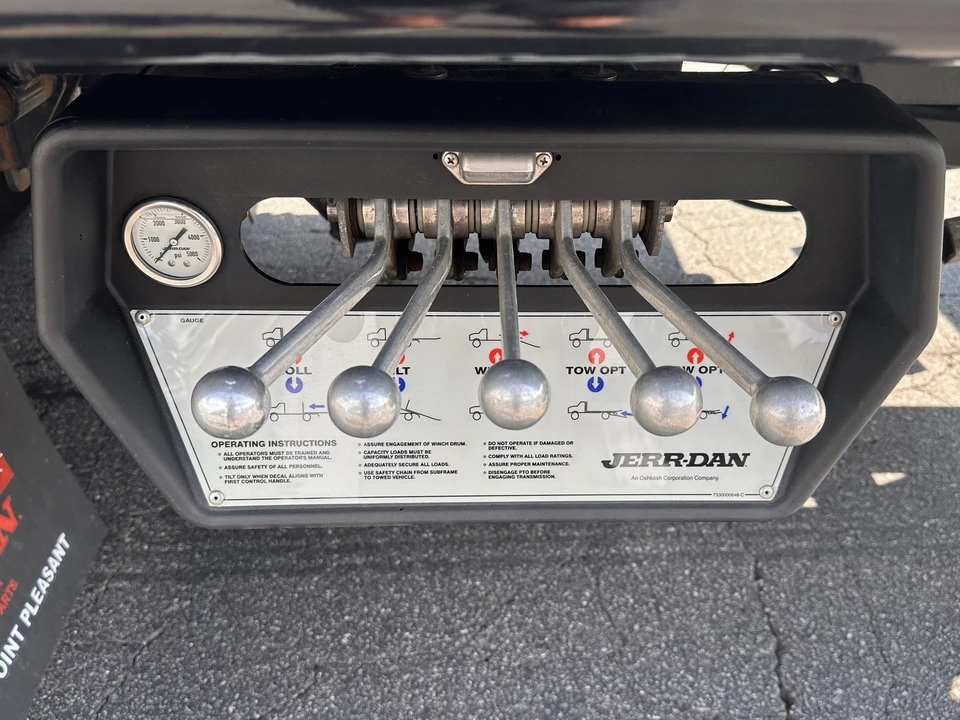 2025 Ford F-Series - Image 8 of 30