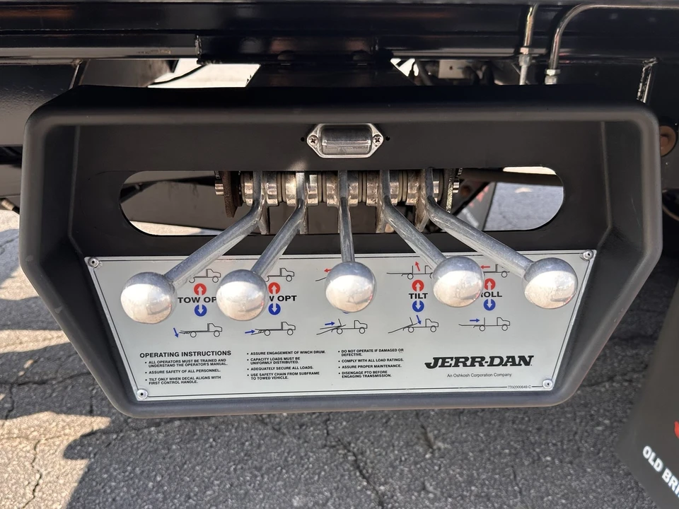 2025 Ford F-Series - Image 10 of 30