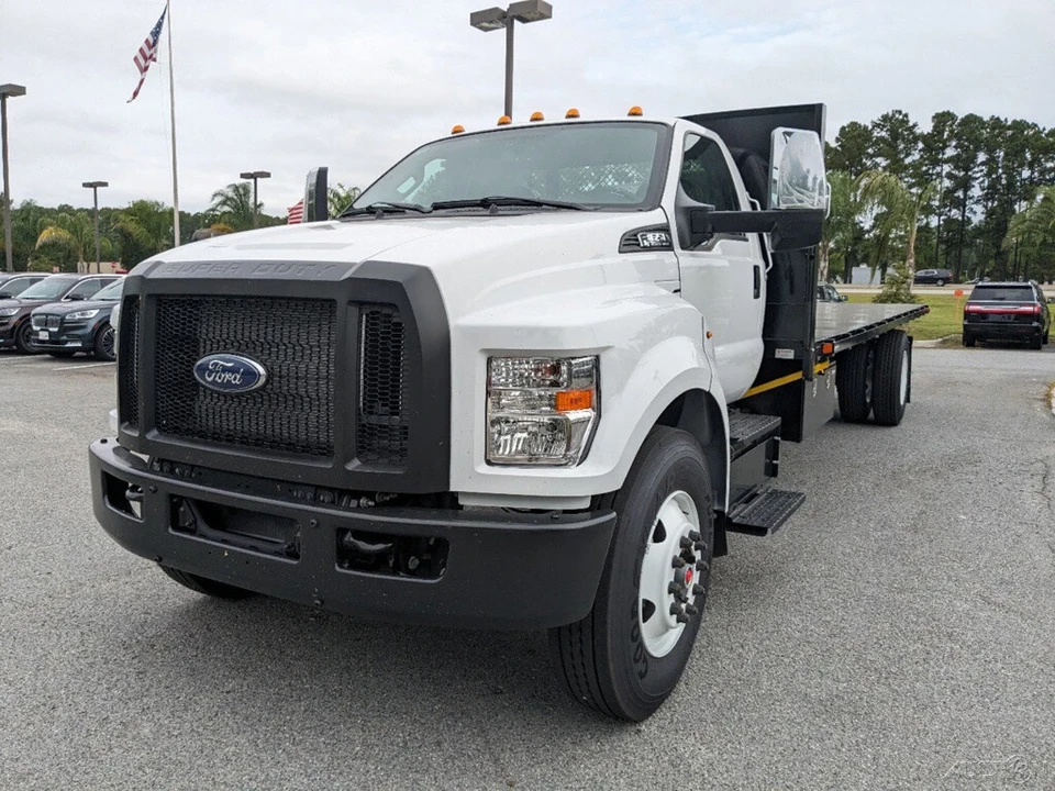 2025 Ford Super Duty 5th Gen - Image 8 of 21