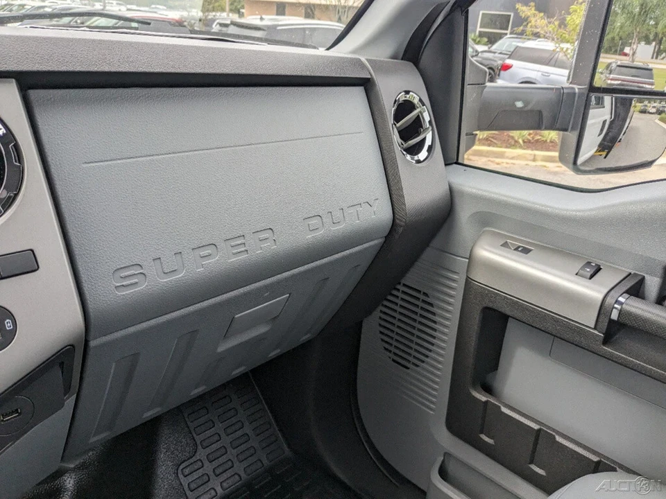 2025 Ford Super Duty 5th Gen - Image 15 of 21
