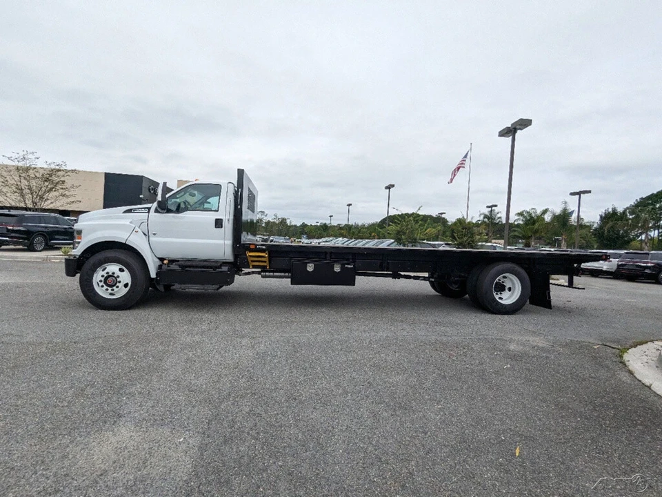 2025 Ford Super Duty 5th Gen - Image 7 of 21
