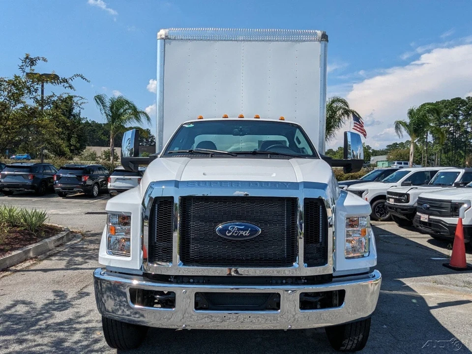 2025 Ford Super Duty 5th Gen - Image 9 of 21