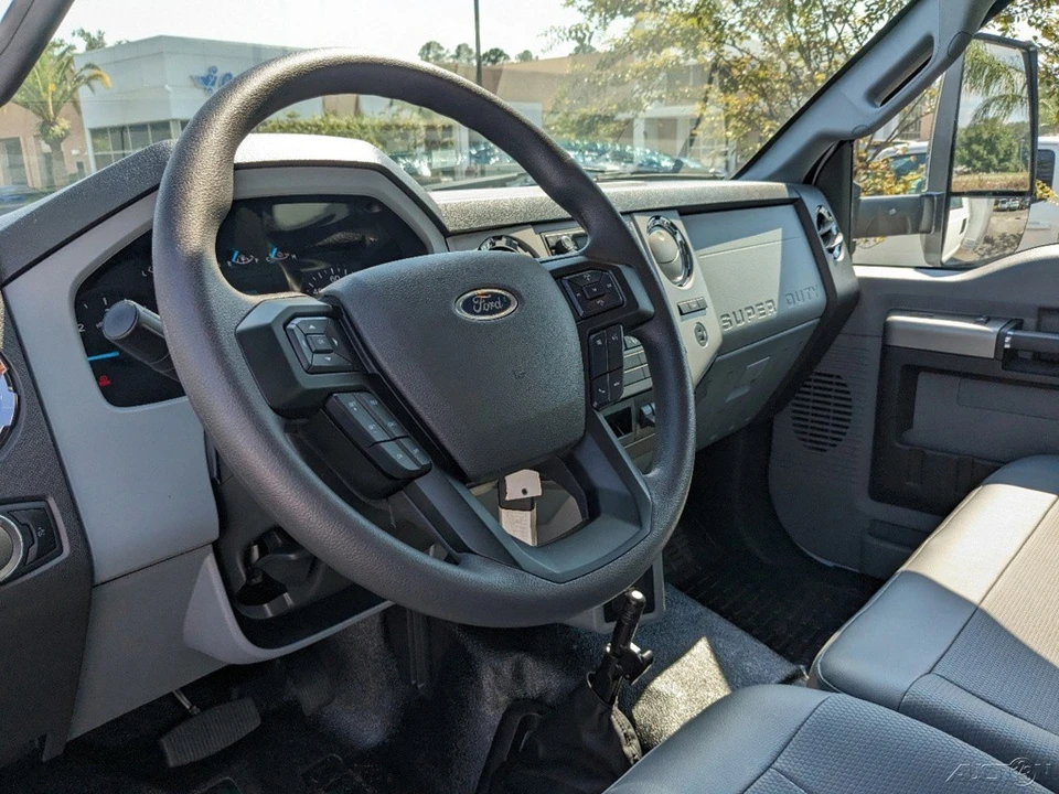 2025 Ford Super Duty 5th Gen - Image 16 of 21