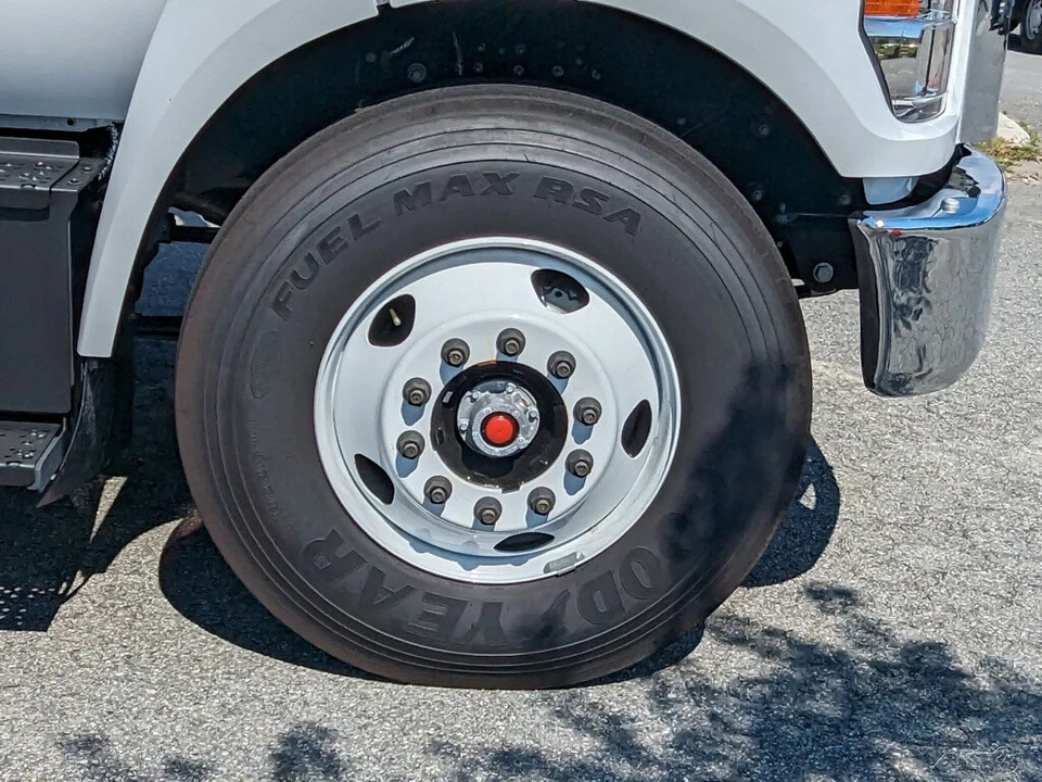2025 Ford Super Duty 5th Gen - Image 13 of 21