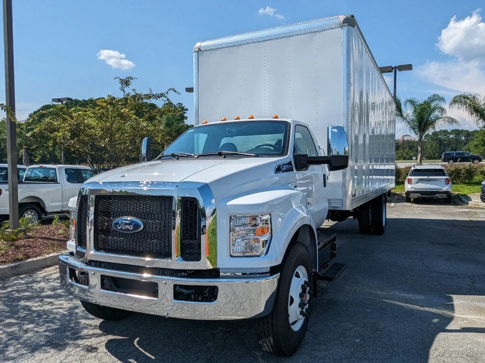 2025 Ford Super Duty 5th Gen - Image 8 of 21