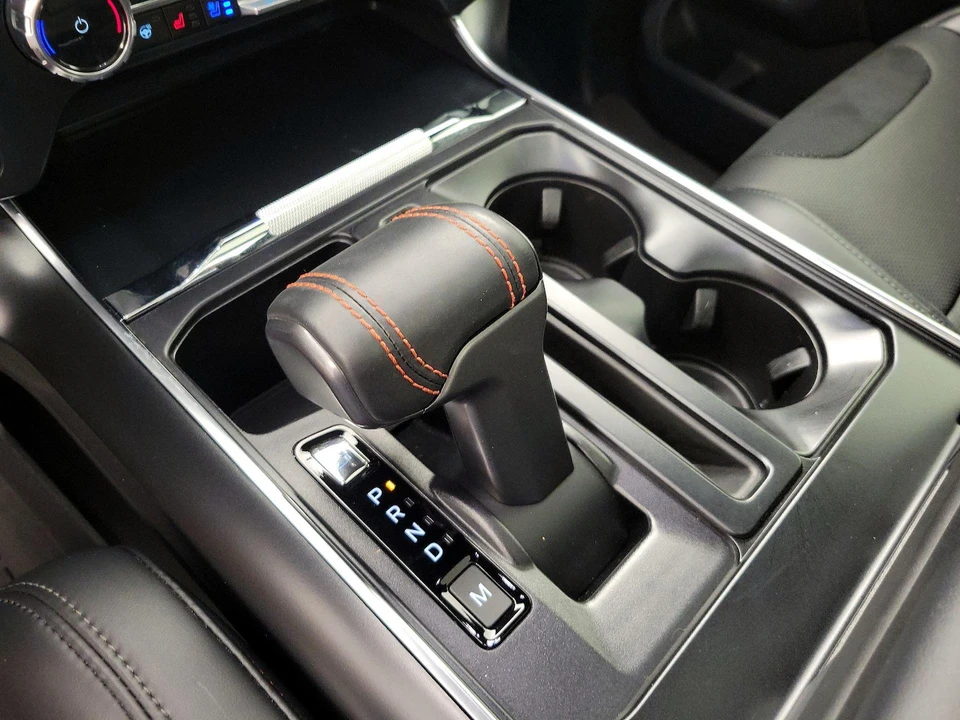 2025 Ford F-150 Raptor 14th Gen - Image 19 of 28