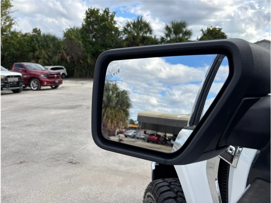 2025 Ford F-150 14th Gen - Image 18 of 21