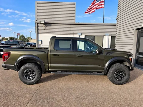 2025 Ford F150 SuperCrew Cab Raptor R Pickup 4D 5 1/2 ft