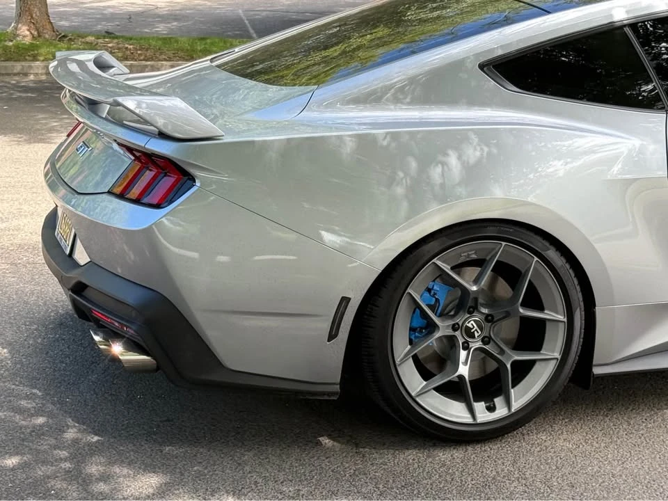 2025 Ford GT - Image 4 of 11