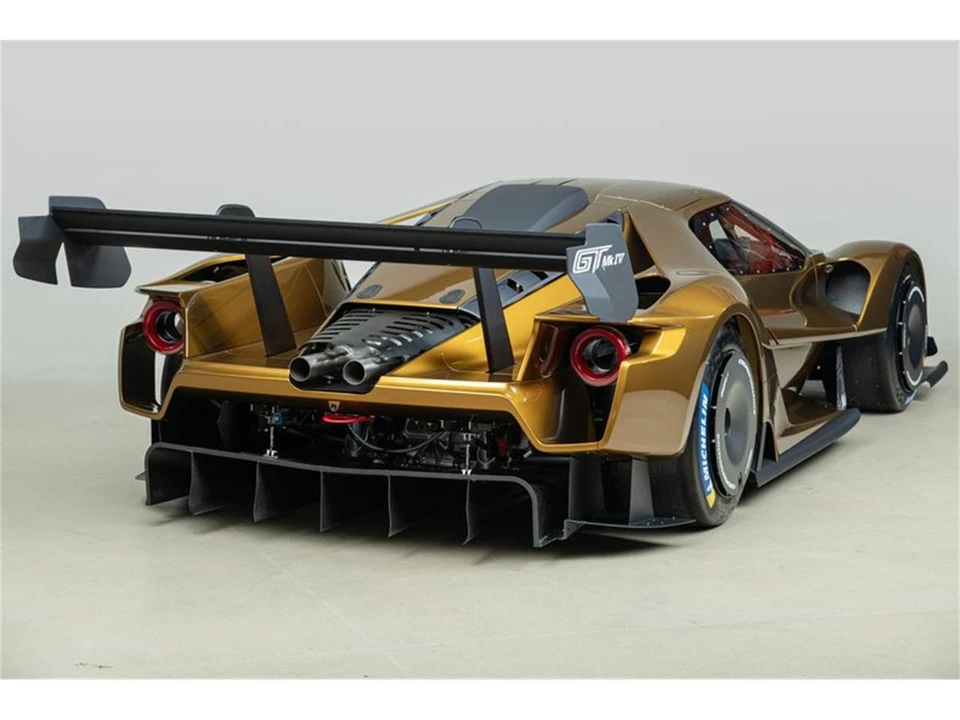2025 Ford GT - Image 23 of 31