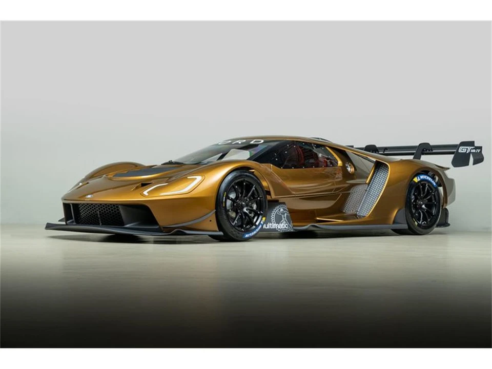 2025 Ford GT - Image 2 of 31