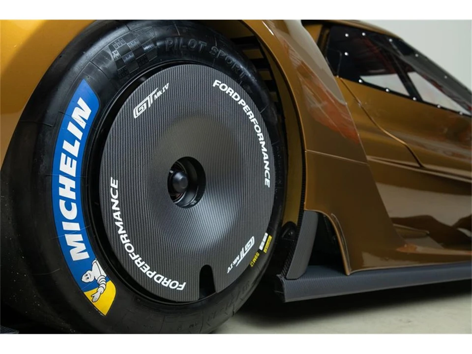2025 Ford GT - Image 9 of 31