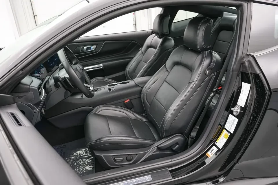 2025 Ford GT - Image 6 of 10