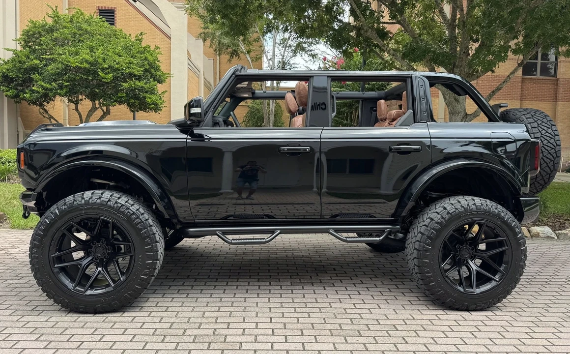 2025 Ford Bronco 6th Gen - Image 16 of 21