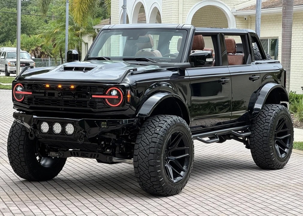 2025 Ford Bronco 6th Gen - Image 9 of 21