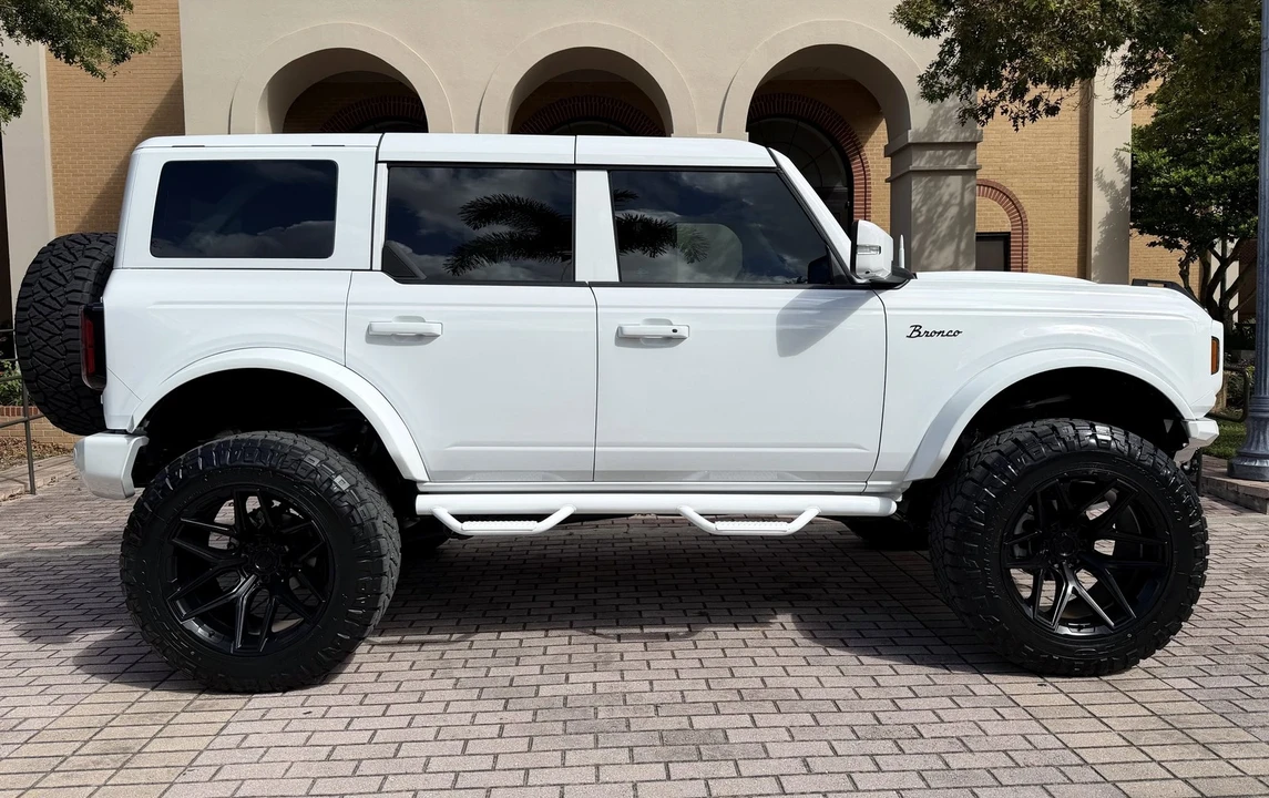2025 Ford Bronco 6th Gen - Image 2 of 21