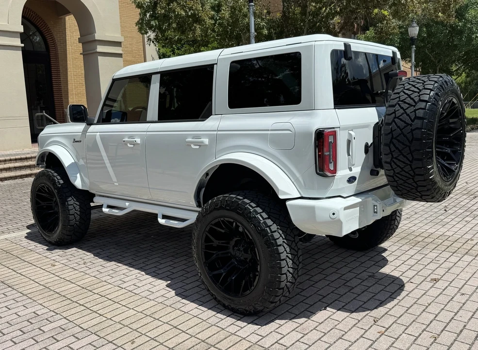 2025 Ford Bronco 6th Gen - Image 13 of 21
