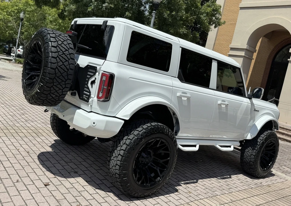 2025 Ford Bronco 6th Gen - Image 14 of 21