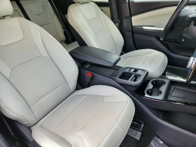 2025 Ford Mustang Mach-E - Image 15 of 20