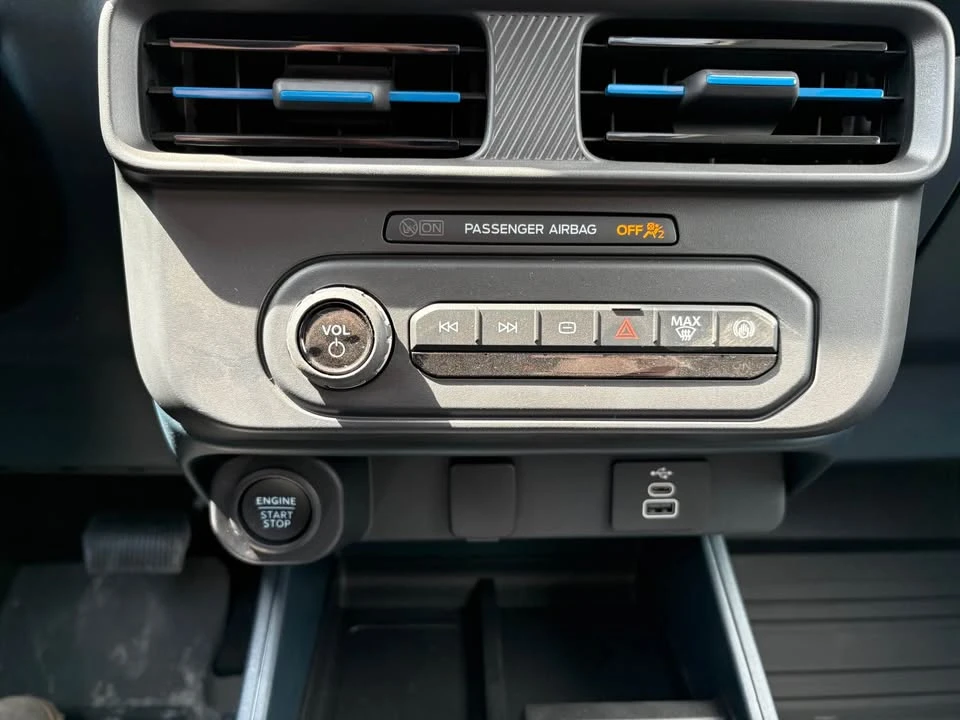 2025 Ford Maverick - Image 12 of 13