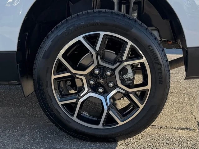 2025 Ford Maverick - Image 11 of 12