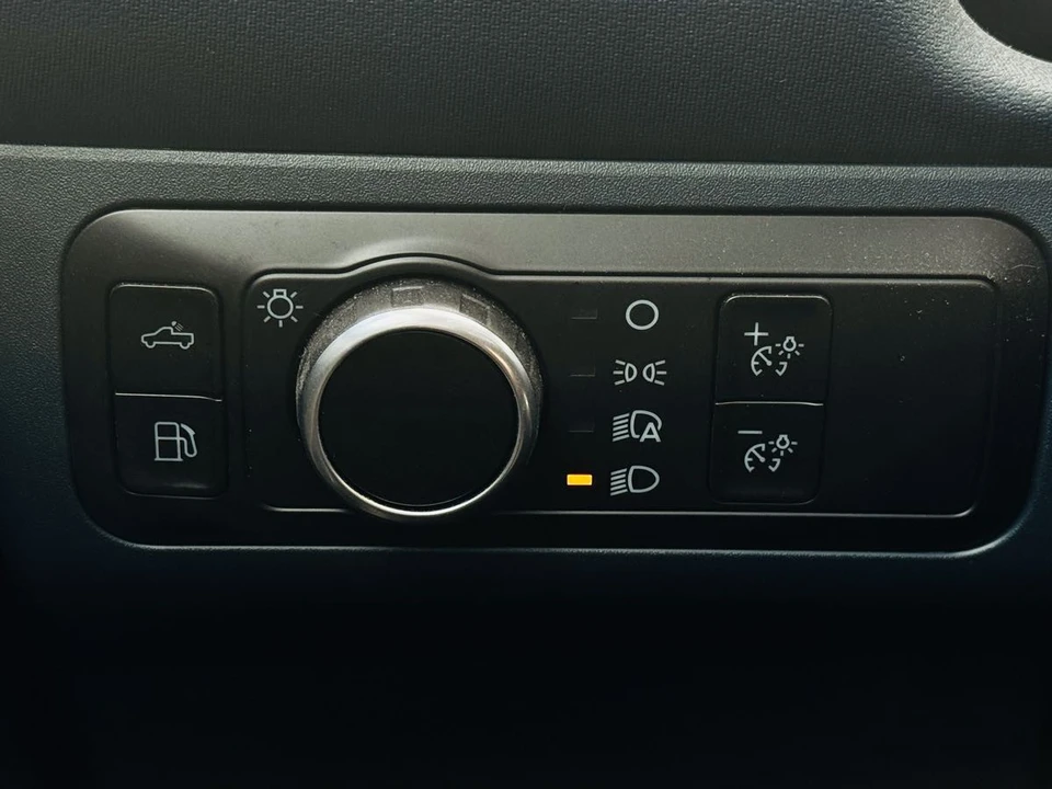 2025 Ford Maverick - Image 19 of 22