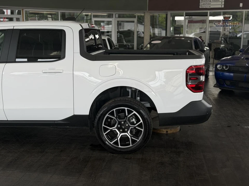 2025 Ford Maverick - Image 12 of 31