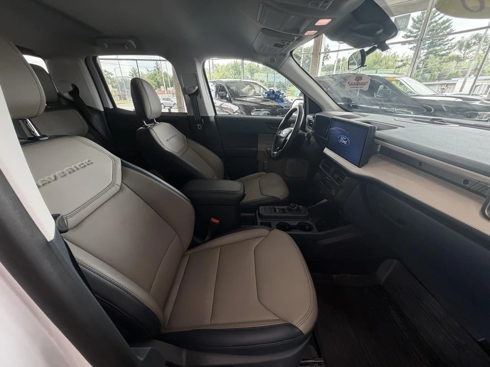 2025 Ford Maverick - Image 24 of 31