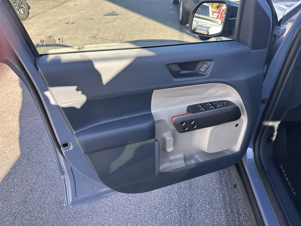 2025 Ford Maverick - Image 9 of 21