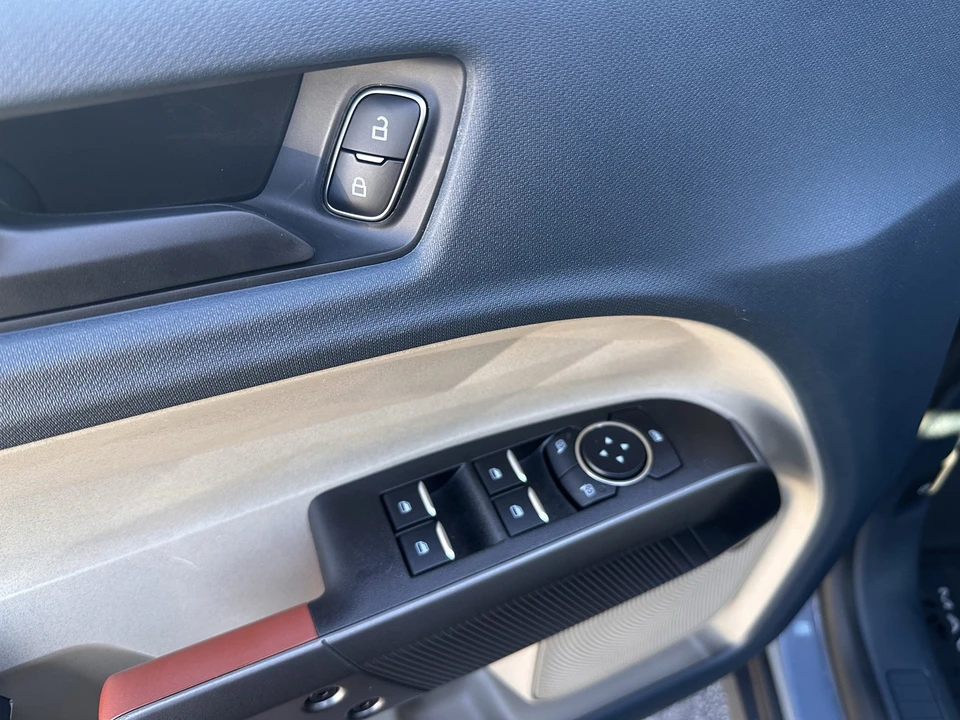 2025 Ford Maverick - Image 17 of 21