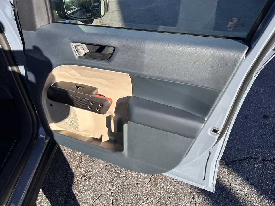 2025 Ford Maverick - Image 13 of 21