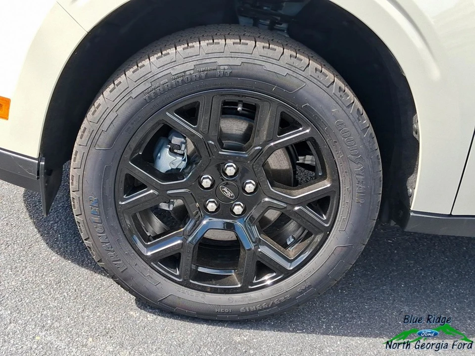 2025 Ford Maverick - Image 9 of 21