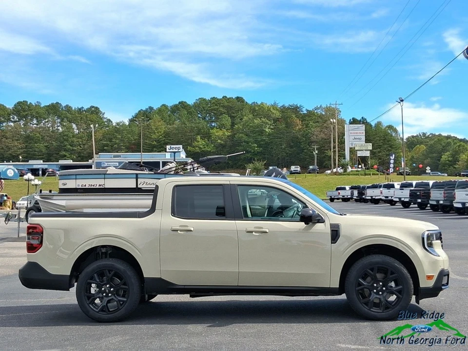 2025 Ford Maverick - Image 18 of 21
