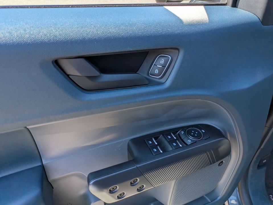 2025 Ford Maverick - Image 17 of 31
