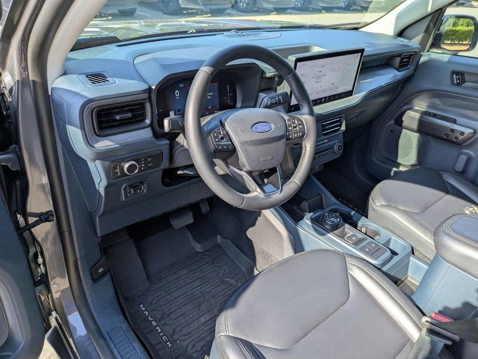 2025 Ford Maverick - Image 15 of 31