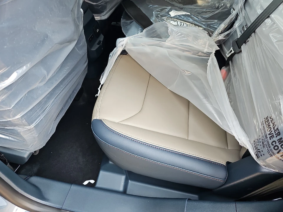 2025 Ford Maverick - Image 17 of 21