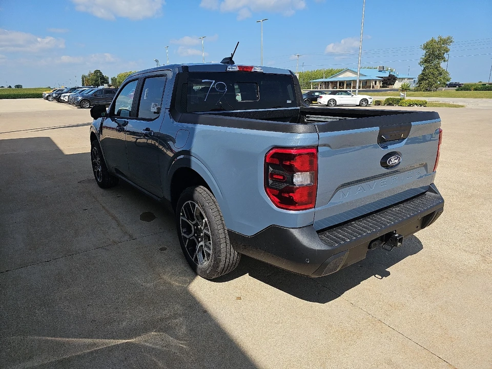 2025 Ford Maverick - Image 15 of 21