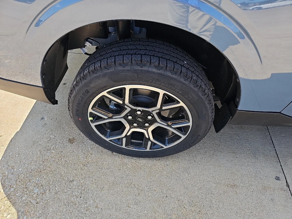 2025 Ford Maverick - Image 10 of 21