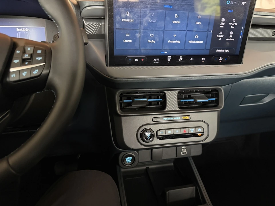 2025 Ford Maverick - Image 4 of 31