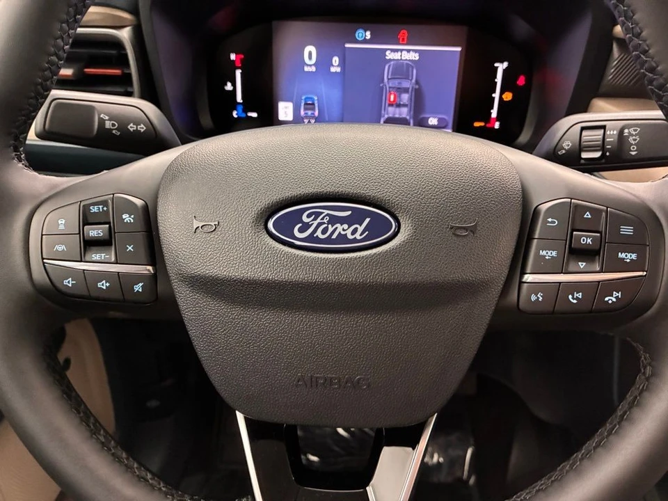 2025 Ford Maverick - Image 19 of 21
